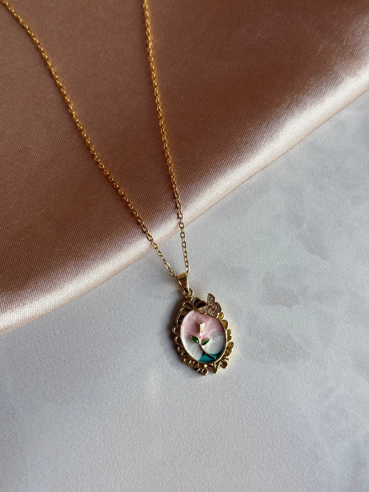 Kelebekli Çiçek Flora Kolye