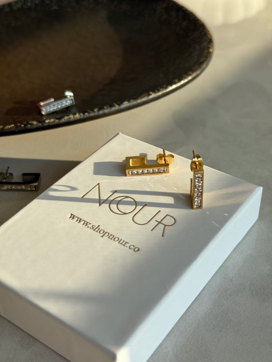 Çelik Taşlı Kare Küpe