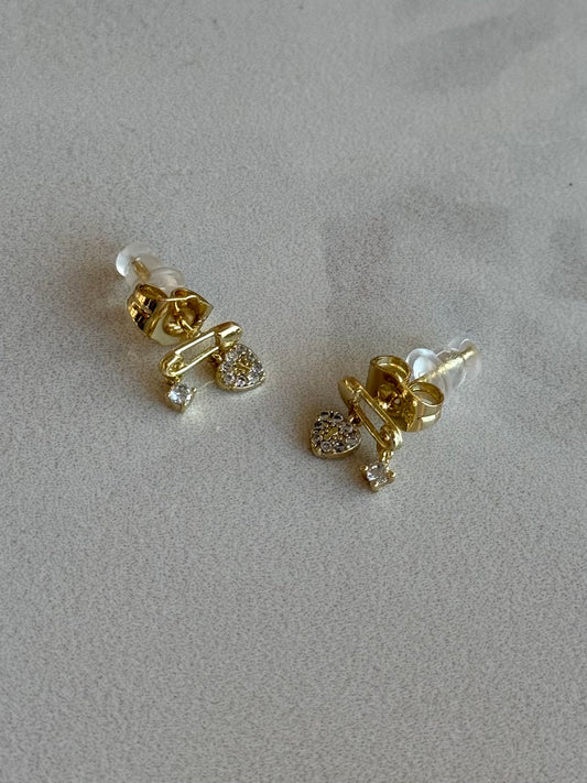 Kalpli Sallantılı Küpe 14 Ayar Serisi