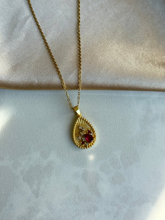 Yakut Taşlı Damla Kolye