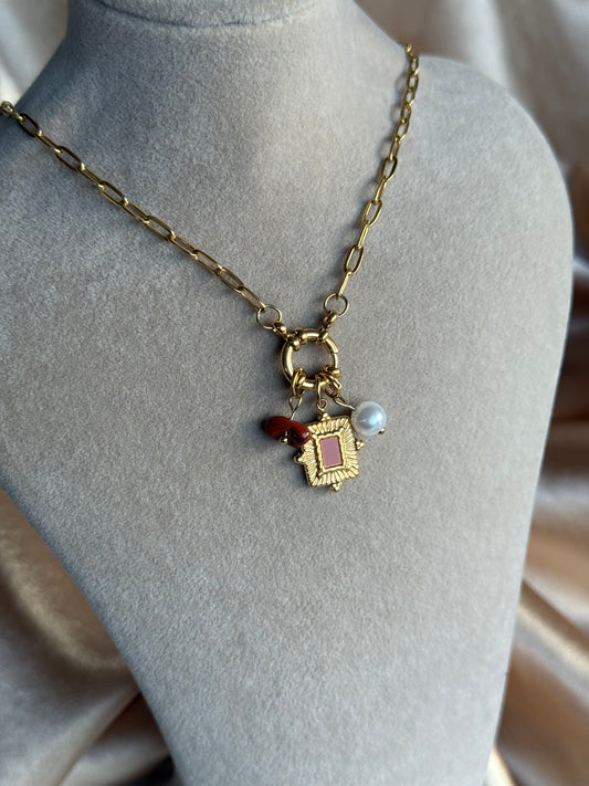 Çelik Kırmızı Charm Kolye