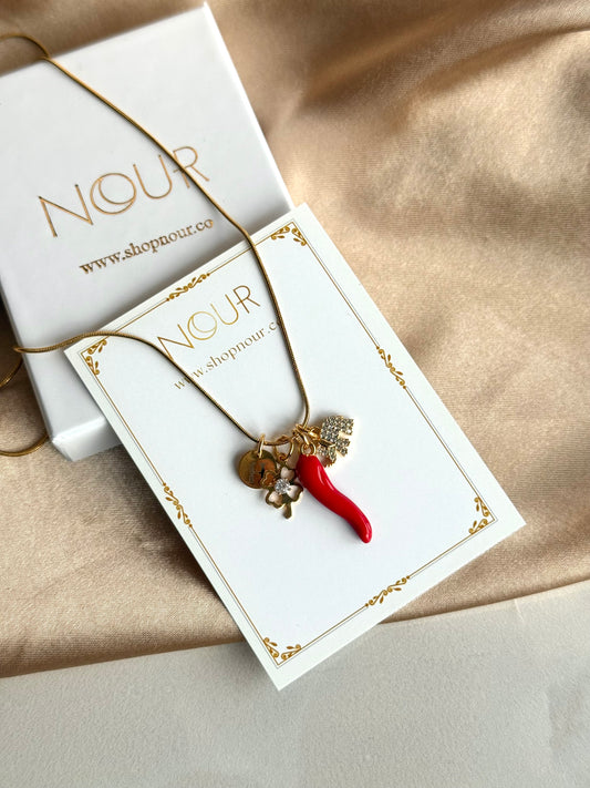 Biber Şans Harf Kolye