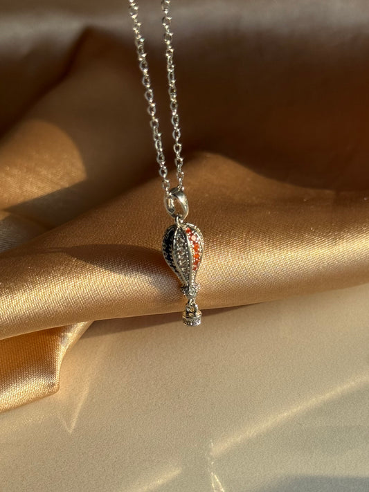 Gümüş Uçan Balon