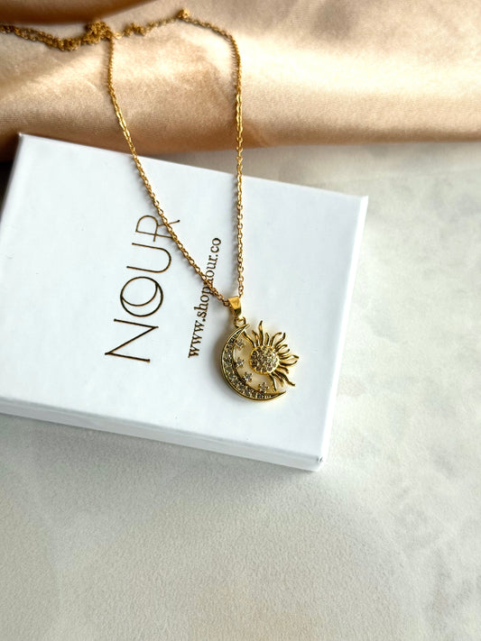 Ay Güneş Taşlı Tasarım Kolye