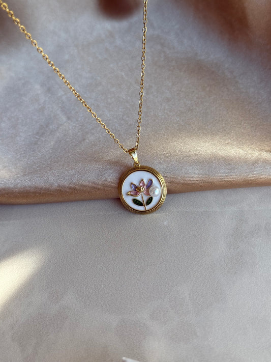 İncili Pembe Çiçek Kolye