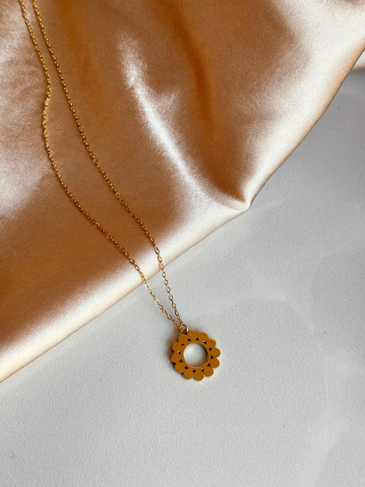 Çelik Çiçek Halka Kolye