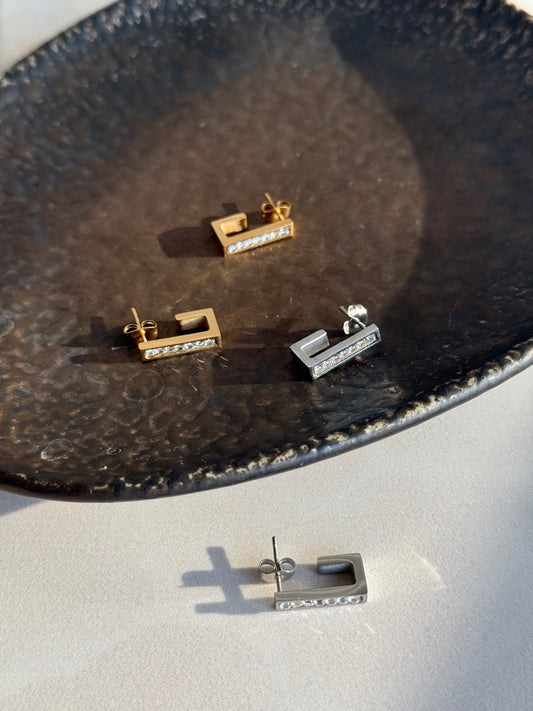 Çelik Taşlı Kare Küpe