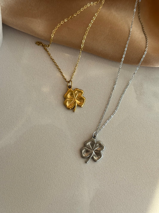 Çelik Yonca Çiçek Kolye