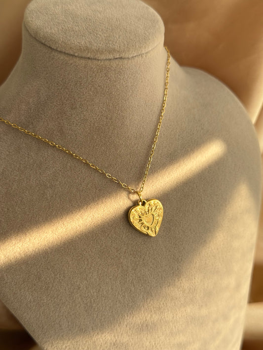 Çelik Desenli Kalp Kolye
