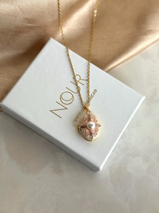 Pembe İnci Çiçek Madalyon