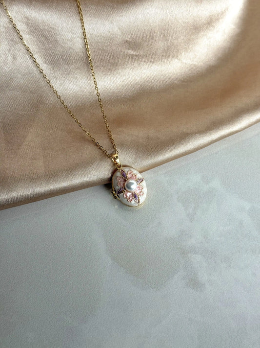 Pembe İnci Çiçek Madalyon