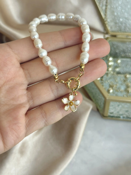 Beyaz Lotus İnci Bileklik