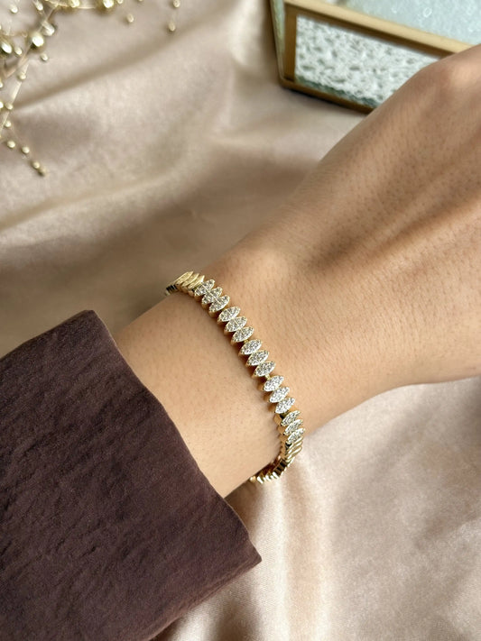 Oval Kesim Taşlı Bileklik 14 Ayar Özel Seri