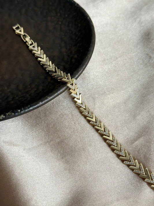 Taşlı Ok Bileklik 14 Ayar Özel Seri