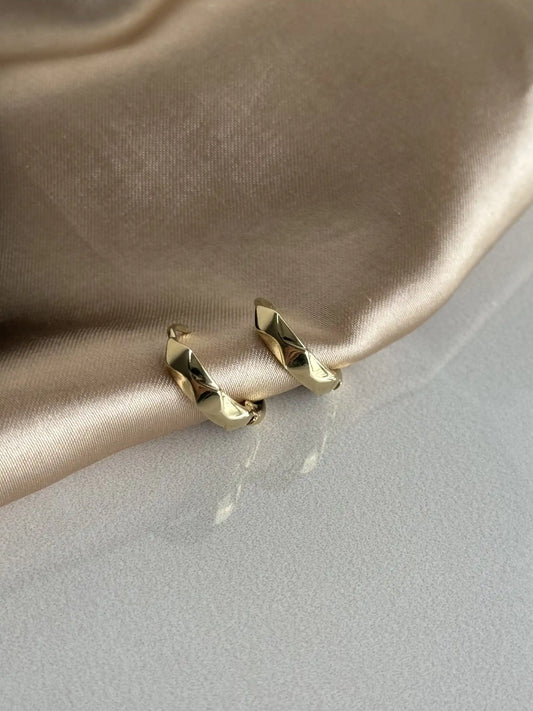 Dokulu Halka Küpe 14 Ayar Serisi