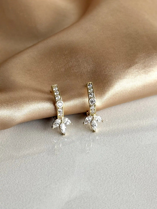 Yonca Taşlı Küpe 14 Ayar Serisi