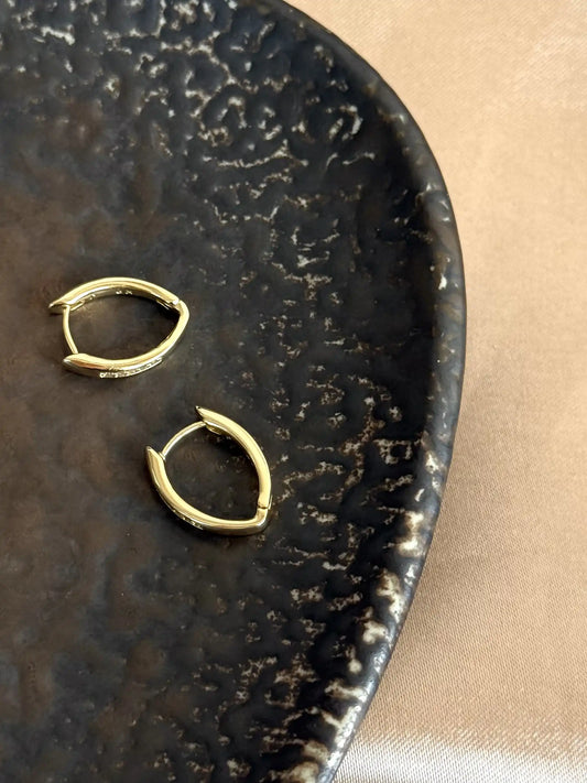 Oval Minimal Taşlı Küpe 14 Ayar Serisi