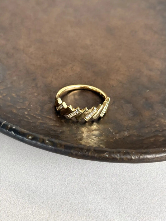 Zigzag Taşlı Yüzük 14 Ayar Serisi