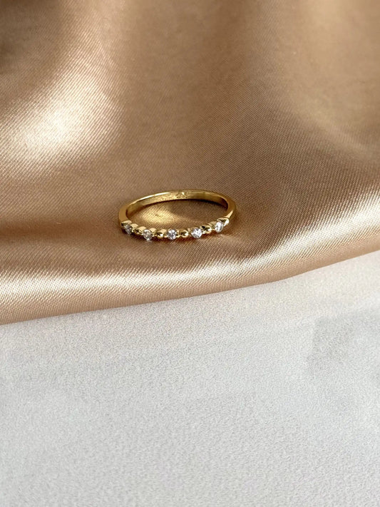 Zarif Yuvarlak Taşlı Yüzük 14 Ayar Serisi