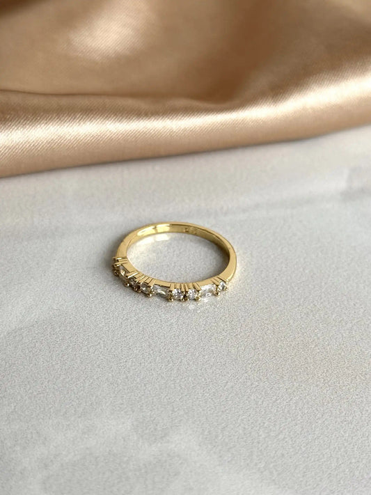 Baget Yuvarlak Taşlı Yüzük 14 Ayar Serisi