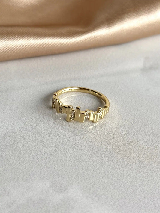 Asimetrik Kesim Taşlı Yüzük 14 Ayar Serisi