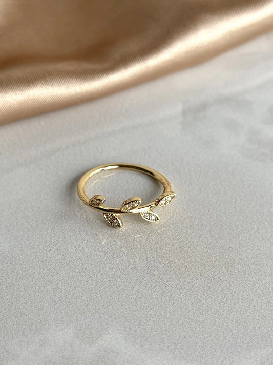 Yaprak Taşlı Yüzük 14 Ayar Serisi