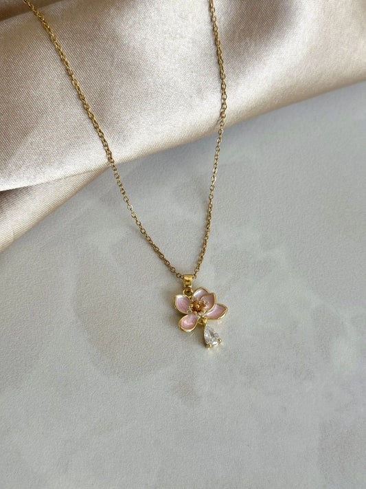 Pembe Taşlı Lotus Kolye