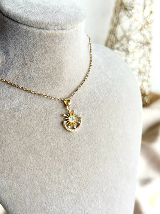 Mavi Güneş Hilal Kolye