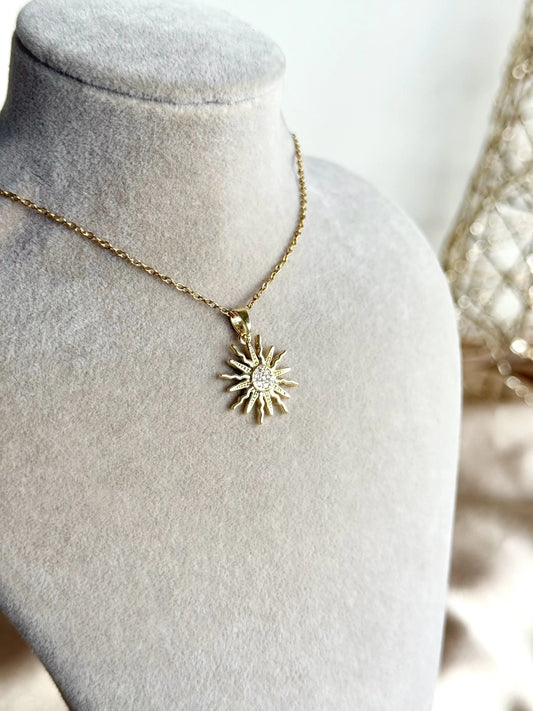 Güneş Taşlı Kolye