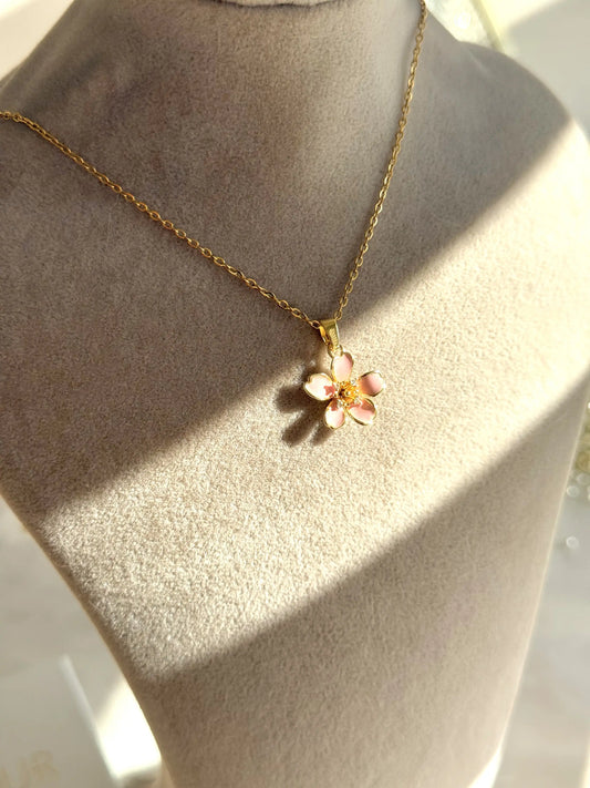 Pembe Lotus Kolye