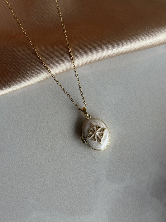 Beyaz İncili Yıldız Madalyon