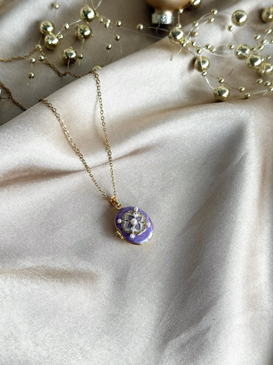 Mor Çiçek Madalyon Kolye