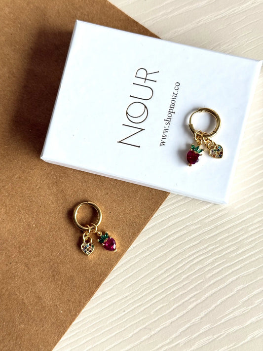 Çilek Kalp Halka Küpe