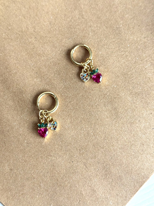 Çilek Kalp Halka Küpe