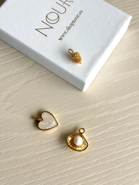 İnci Beyaz Kalp Charm