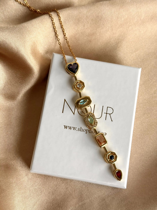 Kalpli Renkli Y Kolye