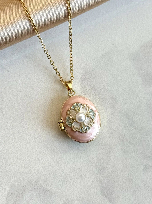 Pembe Çiçek İnci Madalyon Kolye