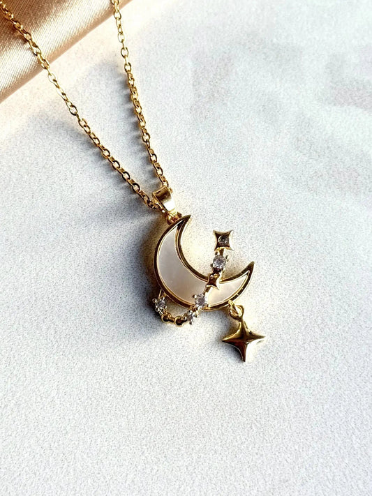 Trend Sallantılı Ay Yıldız Kolye