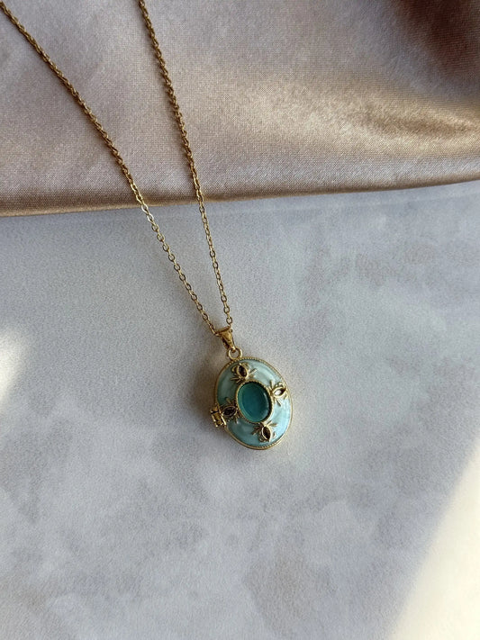 Yeşil Vintage Madalyon Kolye